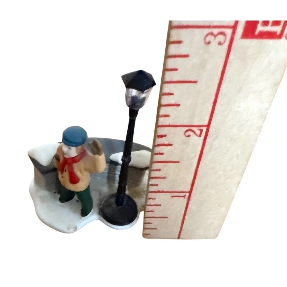 Department 56 Heritage Village A Christmas‎ Carol Morning Boy Street Lamp
